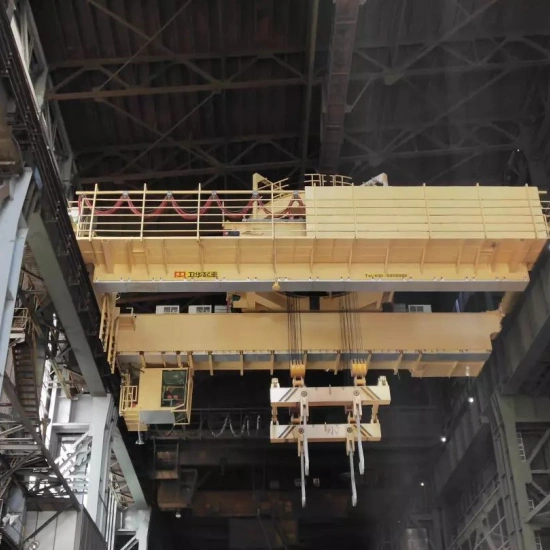 Swivel loading crane for efficient material transfer