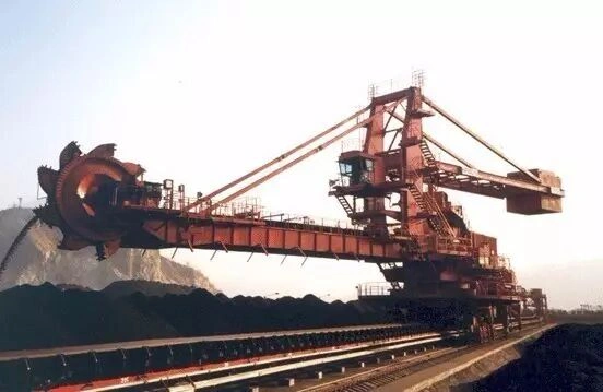 What is a Stacker and Reclaimer? How Does a Stacker and Reclaimer Work?