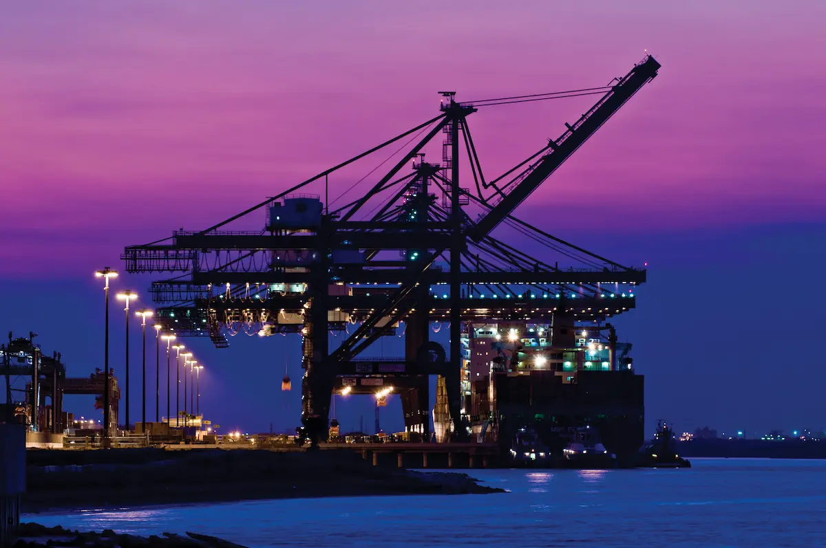 port-crane.webp port-crane.webp