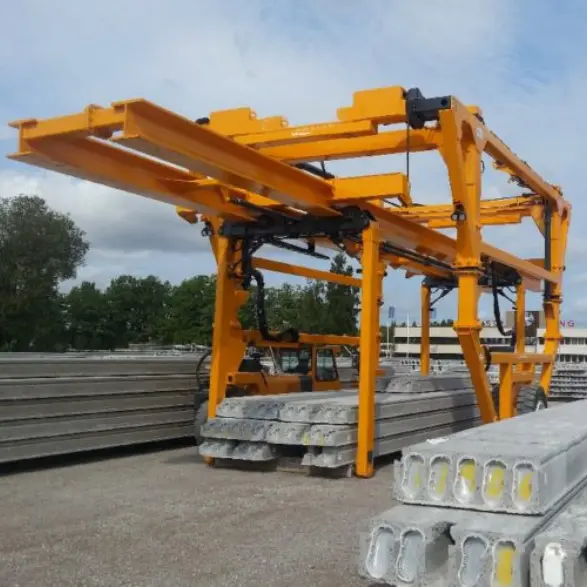Industrial Straddle Carrier