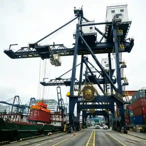 Ship-to-Shore Crane2.webp