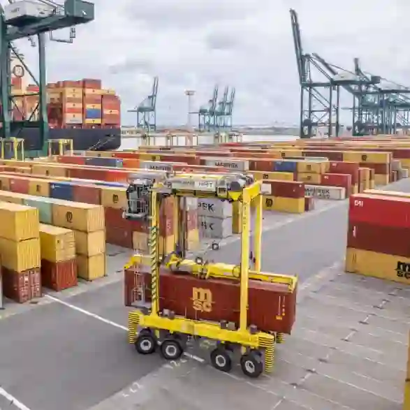 Container Straddle Carrier4.webp